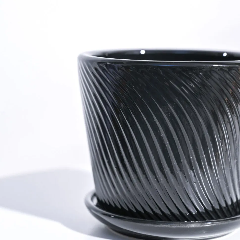Spiro Ceramic Pot